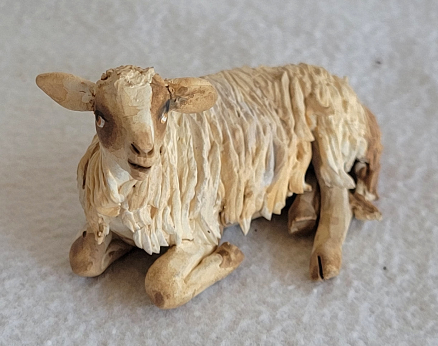 Schaf liegend 10 cm