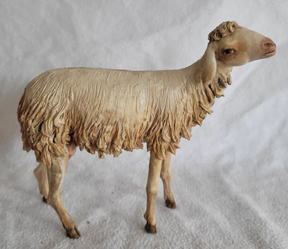 Schaf stehend/schauend 30 cm