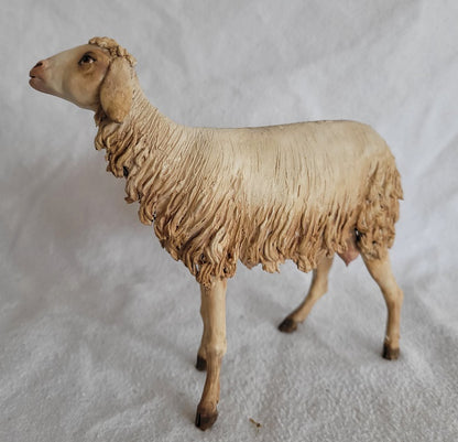 Schaf stehend/schauend 30 cm