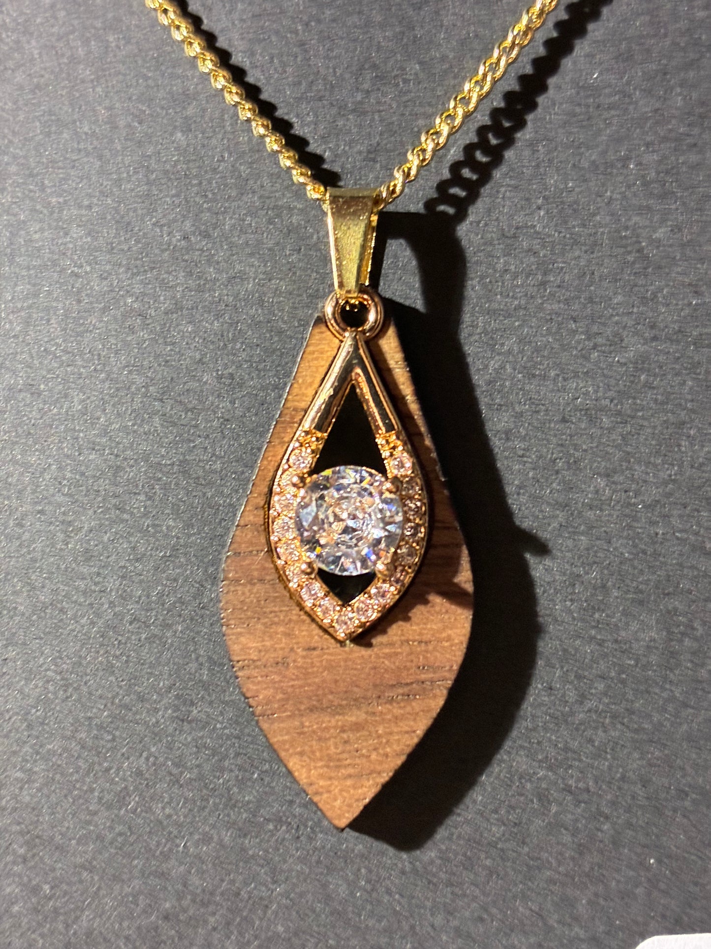 Walnuss Schmuckpfeil Halskette