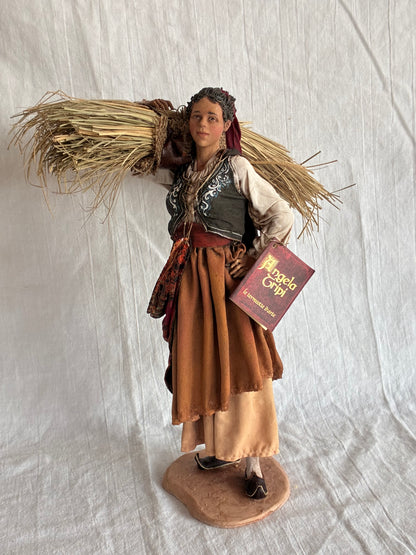 Frau mit Grasbüschel 30 cm Particolare