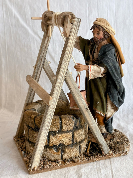 Hirte am Brunnen 13 cm Particolare