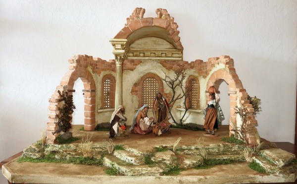 Ruinenstall für Figuren 18-20 cm (0hne Figuren)